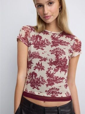 MIAOU Toile Printed Mini Mesh Tee in Burgundy / Cream